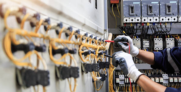 Professional Electrician technician working in Cherokee Village, AR